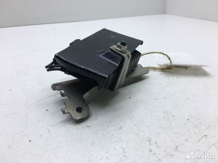 Блок управления топливным насосом Lexus Gs250