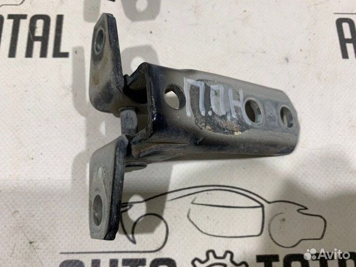 Петли двери передние правые Mitsubishi Lancer 10