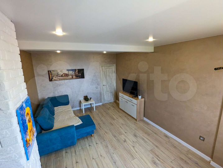 2-к. квартира, 59 м², 8/8 эт.