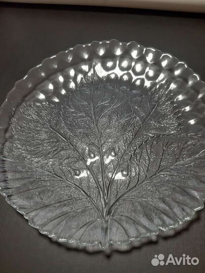 Тарелка сервировочная