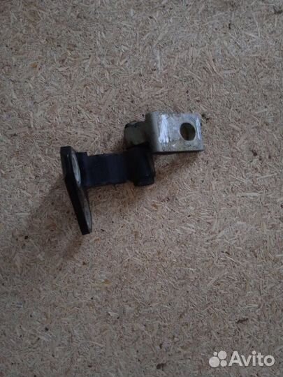 Петля двери задняя левая Volkswagen Passat B7 CCZ