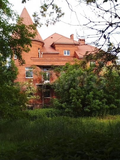 Коттедж 700 м² на участке 20 сот.