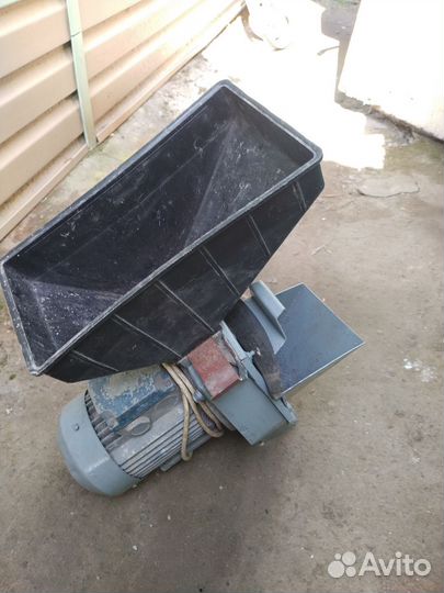 Крупорушка зернодробилка