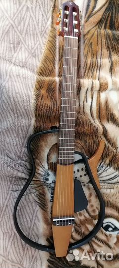 Электроакустическая гитара Yamaha SLG110N