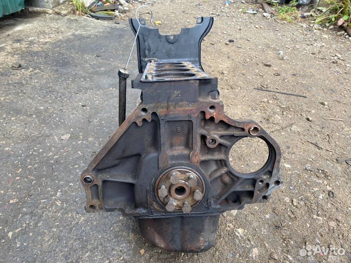 Блок цилиндров Opel Astra F 1.8