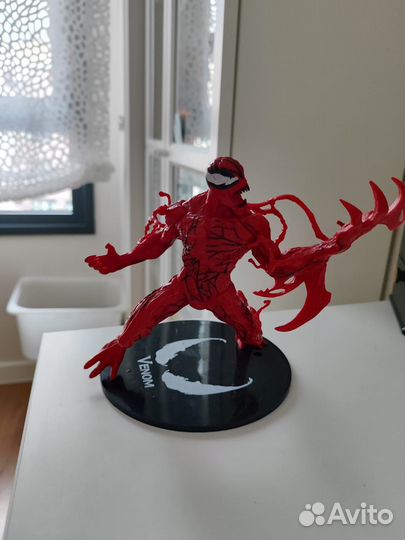 Фигурка Веном