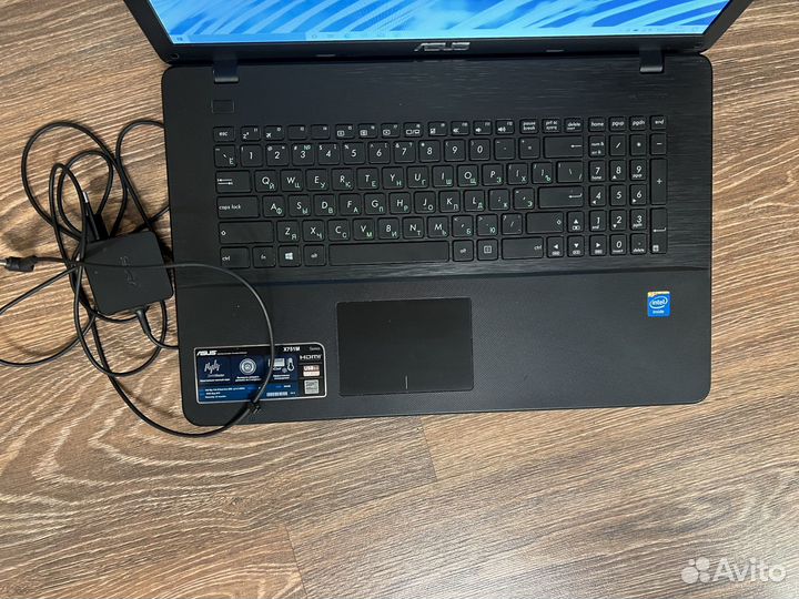 Ноутбук Asus для учебы/работы/ SSD 240/17,3 дюйма