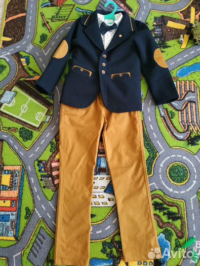 Модный, стильный костюм с бабочкой.Новый 122