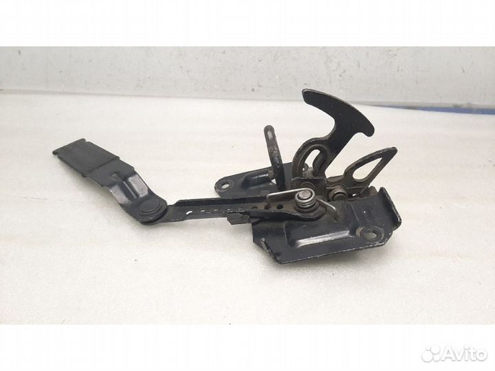 Крюк капота audi A6 C5