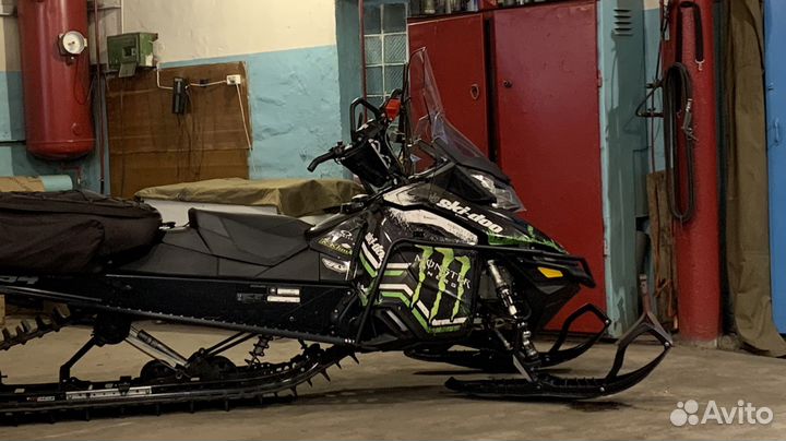 Продам снегоход brp