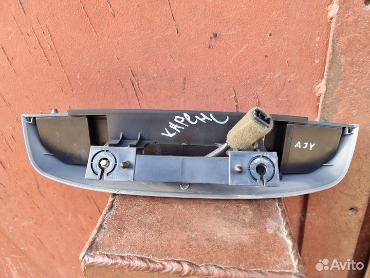 Дополнительный стоп сигнал Kia Carens