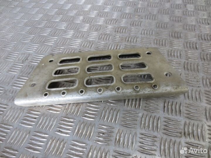 Ступенька Volvo 1063726