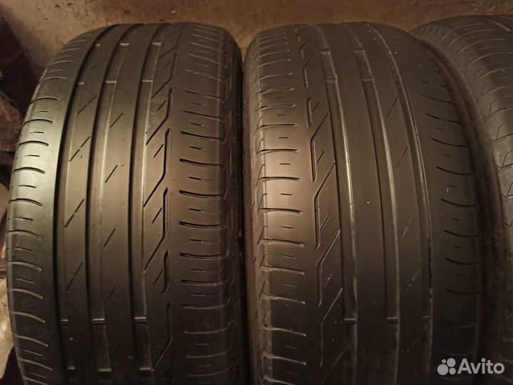 Bridgestone Turanza T001 215/55 R17