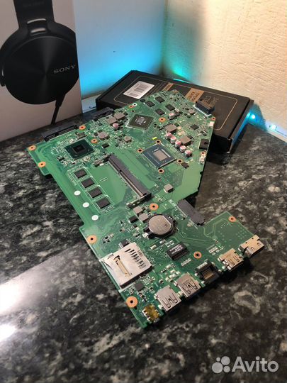 Материнская плата Asus X550CC i5/GT720M