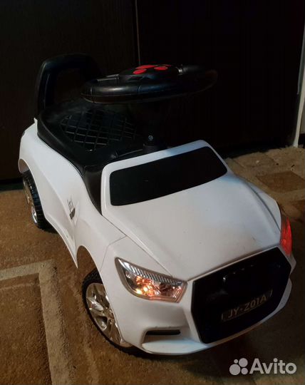 Машинка каталка толокар audi