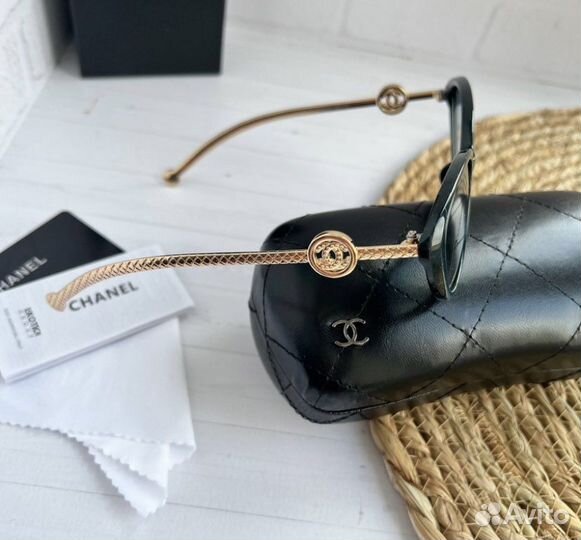 Солнцезащитные очки женские chanel