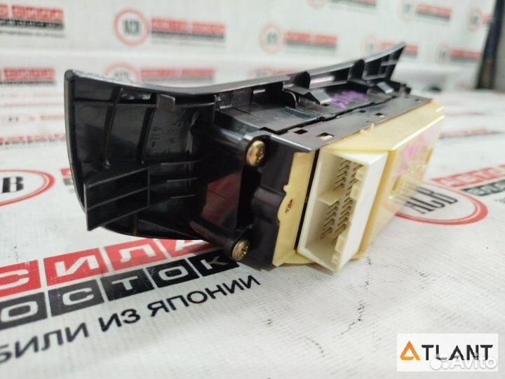 Блок упр. стеклоподьемниками передний правый toyot