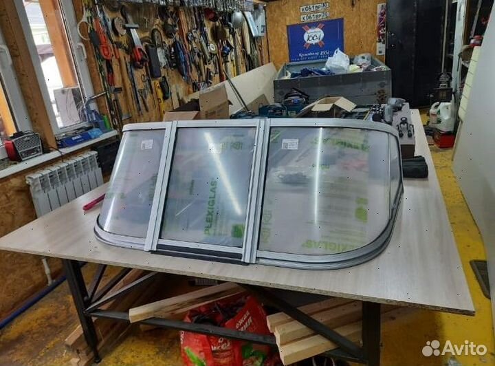 Ветровое стекло на катер