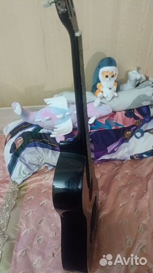 Акустическая гитара без струн