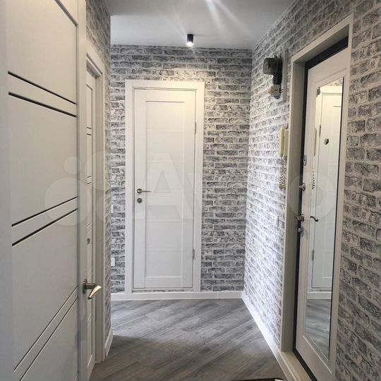 2-к. квартира, 43 м², 8/9 эт.