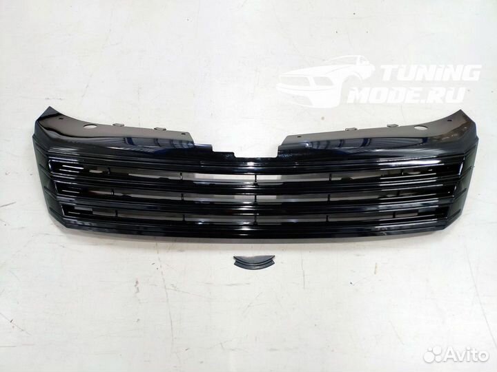 Решетка радиатора VW Passat B7 черная