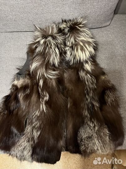 Меховая жилетка