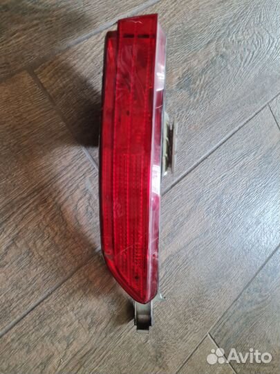 7p6945702c отражатель задний touareg nf