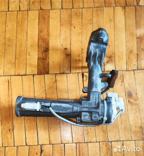 Замок зажигания на рулевую колонку Camry Gracia