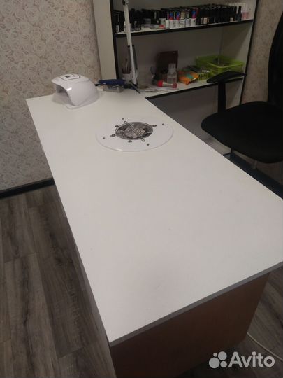 Стол для маникюра с вытяжкой бу