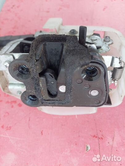 Замок задней правой двери Kia Picanto I