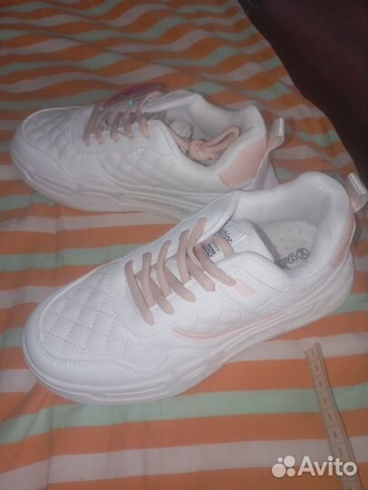 Кроссовки для девочки 34 размер