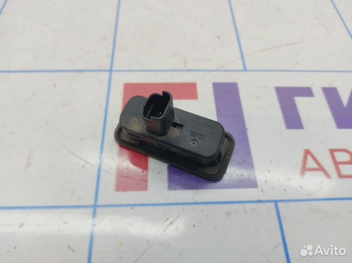 Кнопка открывания багажника Renault Kaptur 8200076256