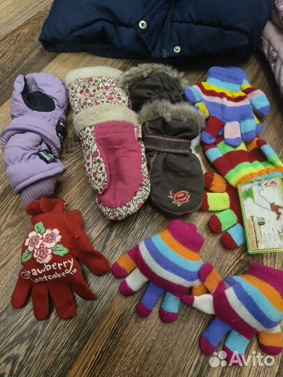 Зима пакетом:куртки-комбезы-варежки на девочку 98