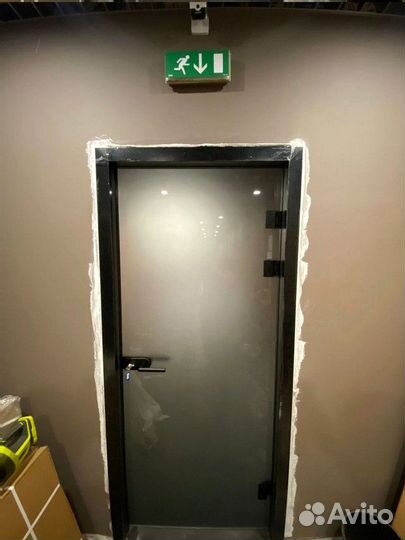 Дверь стеклянная межкомнатная