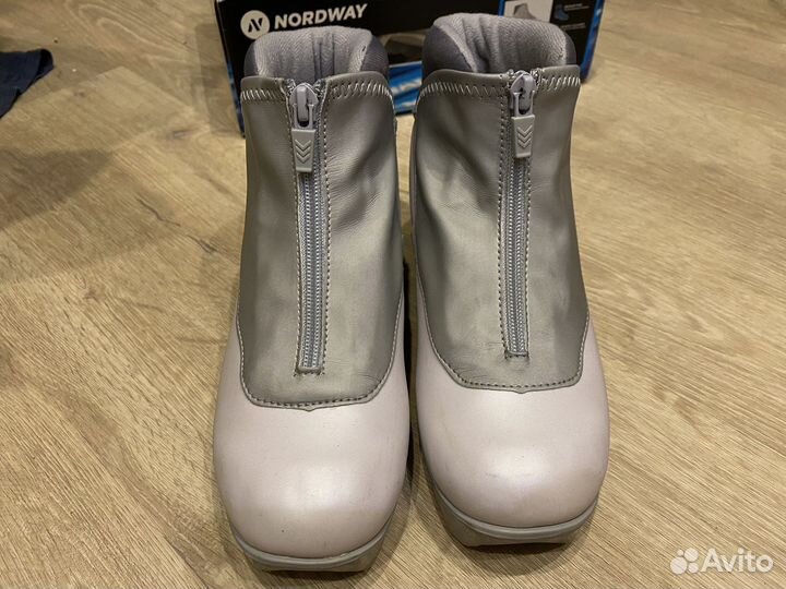 Лыжные ботинки р35