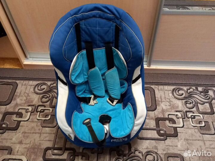 Детское кресло в машину