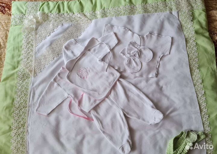 Кружевной уголок с плюшевым комбинезоном