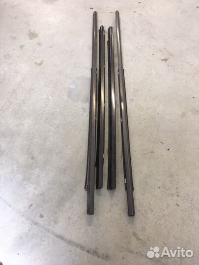 Молдинги дверей Мерседес w210