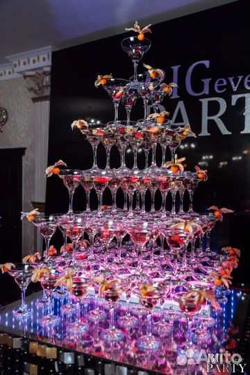 Пирамида из шампанского