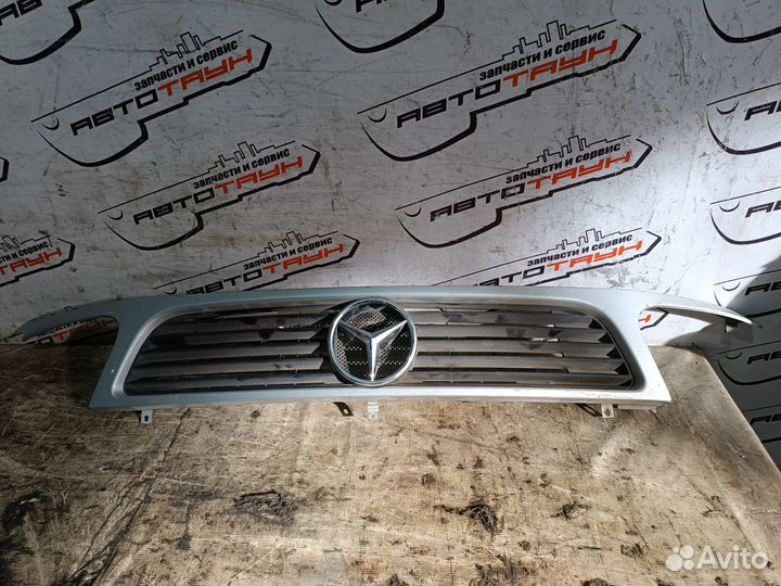 Решетка радиатора mercedes-benz vito W638 A6388880023 DY097