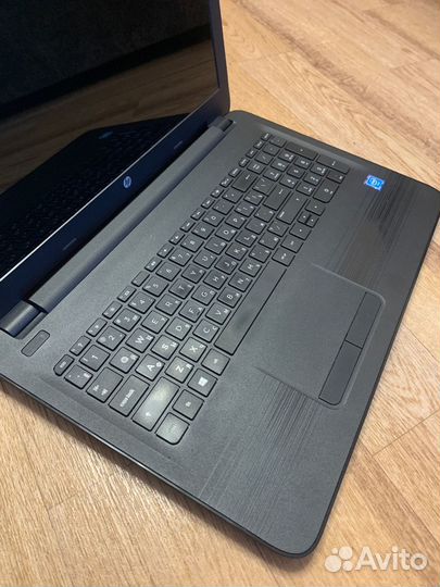 Ноутбук HP 15-ay501ur