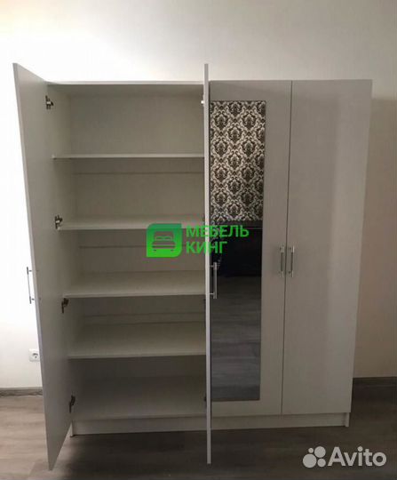 Шкаф с зеркалом