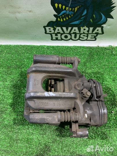 Суппорт задний правый Bmw 5 F10 N52B25AF 2011