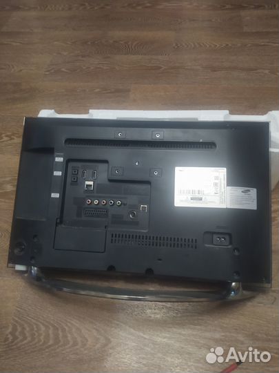 Телевизор smart tv Samsung UE22h5600k