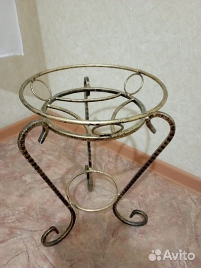 Подставка под цветы