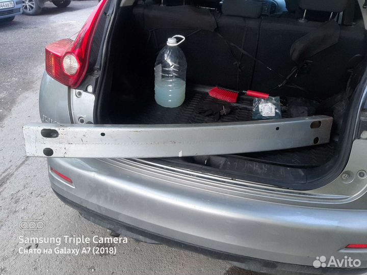 Уселитель заднего бампера