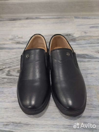 Ботинки для мальчика 32 размер новые