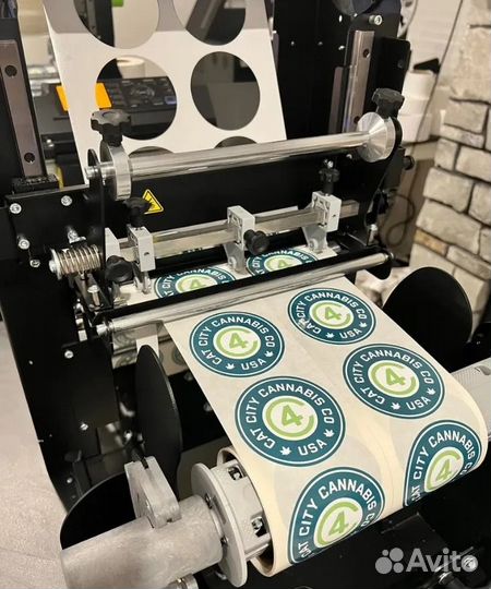 Печать наклеек и стикеров