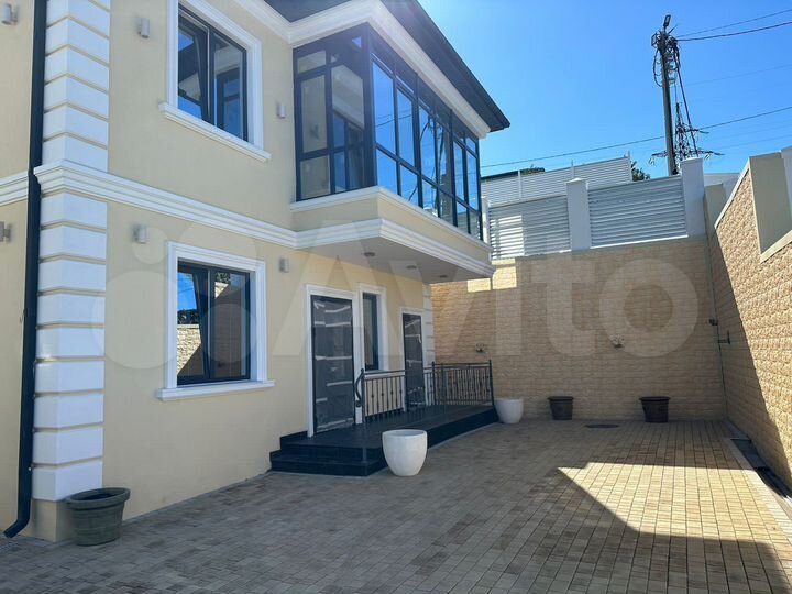 Дом 179 м² на участке 4 сот.