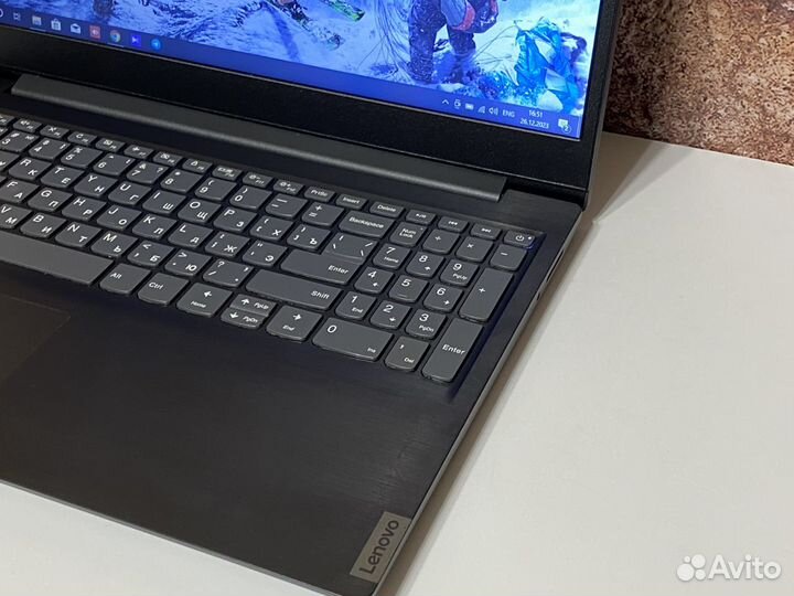 Игровой Lenovо ноутбук i3-7gen/mx110-2gb/12gb/ssd